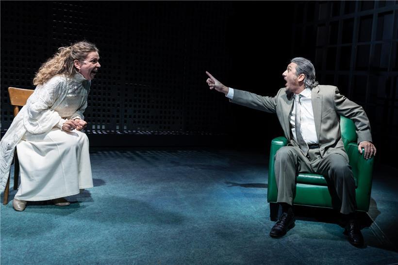 Porträt von Colette Kieffer und François Camus als toxisches Tandem in professionellem Kontext