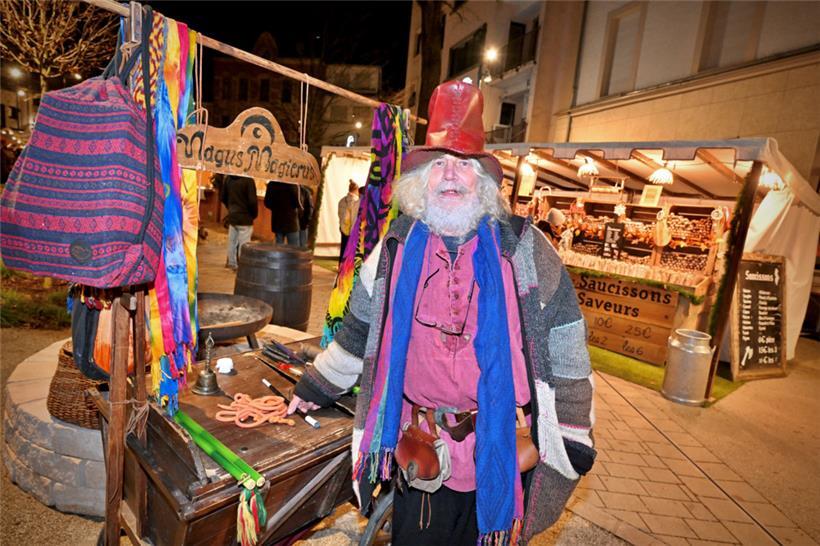 Traditionelle Handwerkunst auf dem Weihnachtsmarkt in Düdelingen
