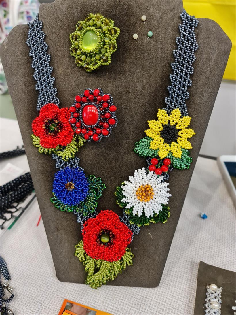 Traditioneller ukrainischer Schmuck
