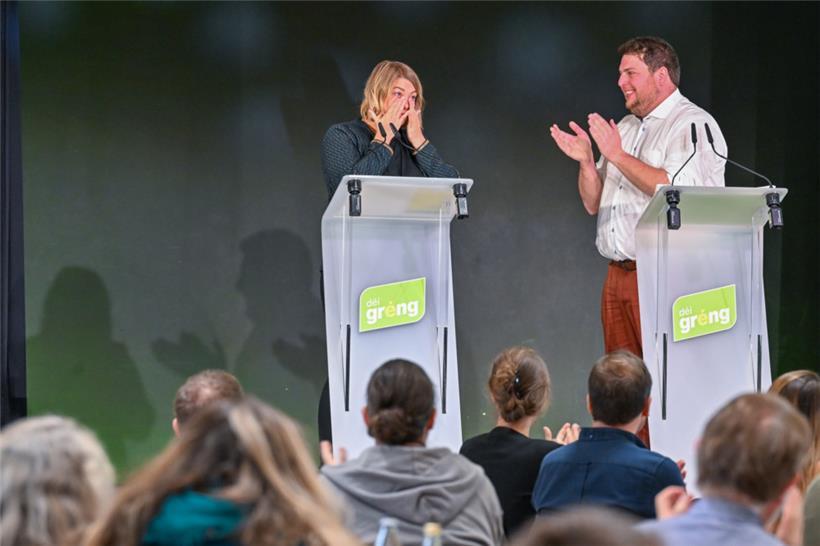 Tränenreicher Abschied: Djuna Bernard und Meris Sehovic legen ihr Amt als Präsidenten nieder
