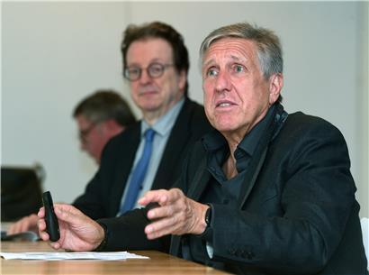 Transportminister François Bausch (r.) neben dem Vizepräsidenten des Gemeindesyndikats Syvicol, Louis Oberhag 

