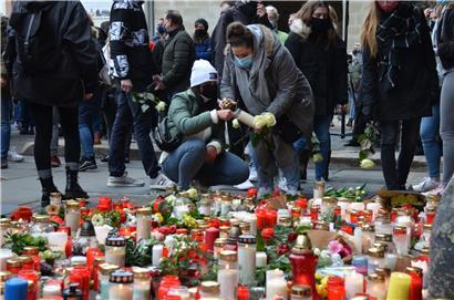 Trauerfeier am 2.12.2020 nach dem Vorfall in der Trierer Innenstadt, bei dem fünf Menschen getötet wurden

