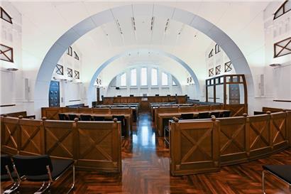 Tribunal Luxemburg: großer Saal mit schlechter Akustik. Hier fand am Freitagmorgen das Berufungsverfahren gegen Daniel Schmitz statt. 
