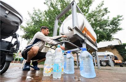 Trinkwasser aus Tankwagen, keine wünschenswerte Perspektive
