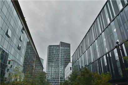 Trotz grauer Wolken am Horizont: Als Finanzstandort erhält Luxemburg weiter Bestnoten
