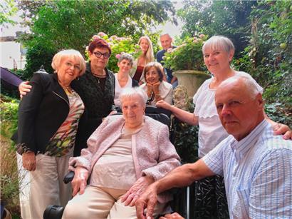 Trotz ihres stolzen Alters verfolgt Jeannette Busch-Charles aus Esch immer noch täglich das Weltgeschehen
