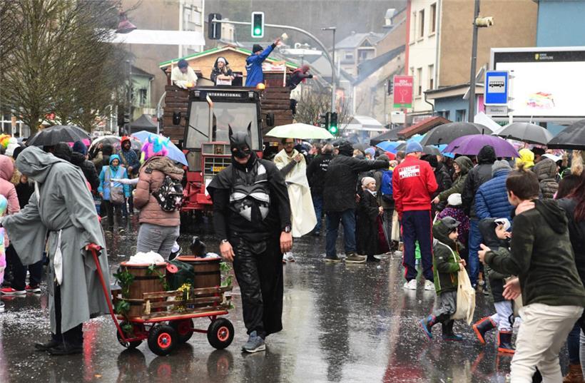 Trotz schlechtem Wetter kamen bei der Kavalkade 2020 um die 7.000 Besucher
