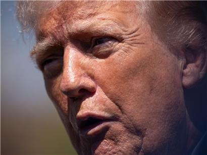 Donald Trump warnt Iran mit möglichen Militärangriffen bei ausbleibender Einigung im diplomatischen Konflikt