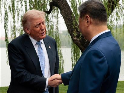 Donald Trump und Xi Jinping im Zhongnanhai Garten in Peking bei einem offiziellen Treffen