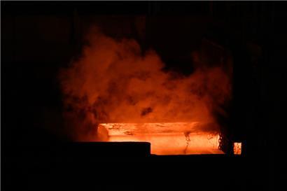 Trump will Stahl- und Aluminiumimporte in die Vereinigten Staaten mit Zöllen von 25 Prozent belegen
