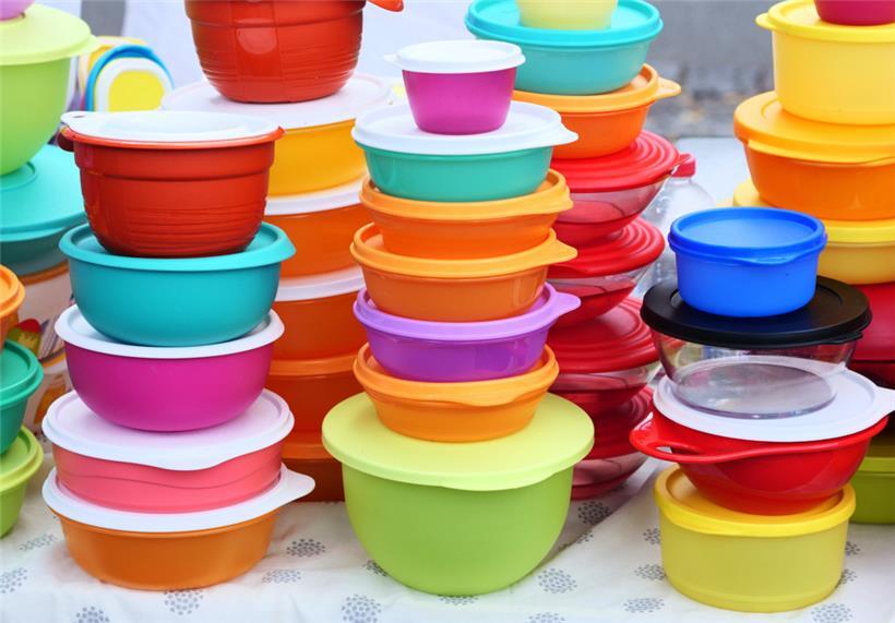 Tupperware-Dosen existieren in diversen Formen und Farben
