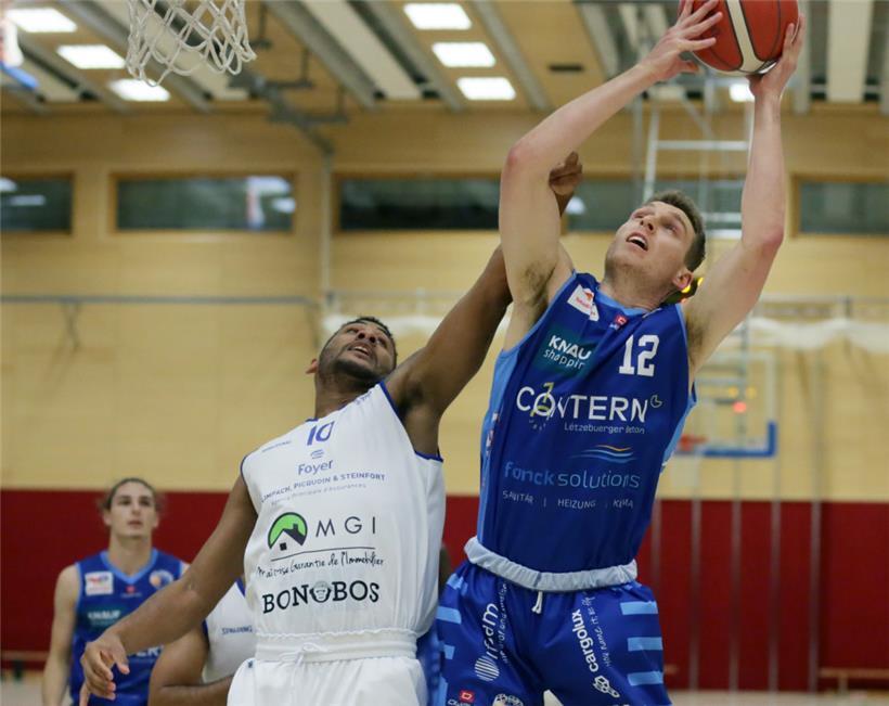 Tyler Cartaino (in Blau) und Contern besaßen am Ende ein bisschen mehr Coolness und Routine
