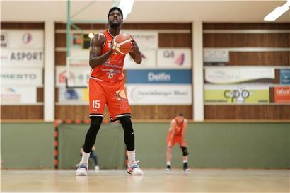 Tyrell Sturdivant und Fels werden auch im Viertelfinale auf den T71 treffen
