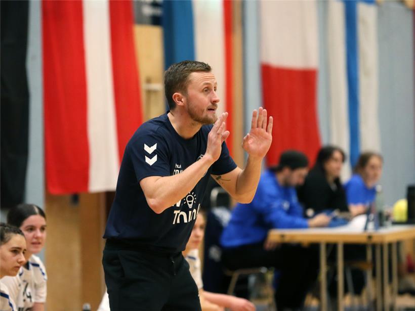 U17-Trainer Mikel Molitor in seinem Element