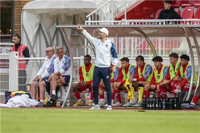 U21-Nationaltrainer Dan Huet wird in Hosingen vieles ausprobieren
