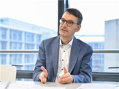 Marc Wagener, UEL-Direktor, arbeitet am Mittwochnachmittag in seinem Büro in der Chambre de Commerce Kichberg