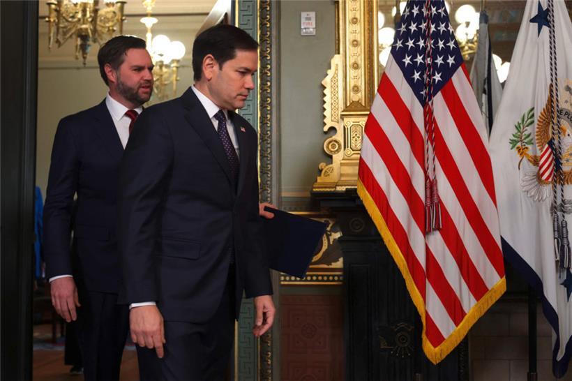 US-Außenminister Marco Rubio, dicht gefolgt vom neuen Vize-Präsidenten J.D. Vance
