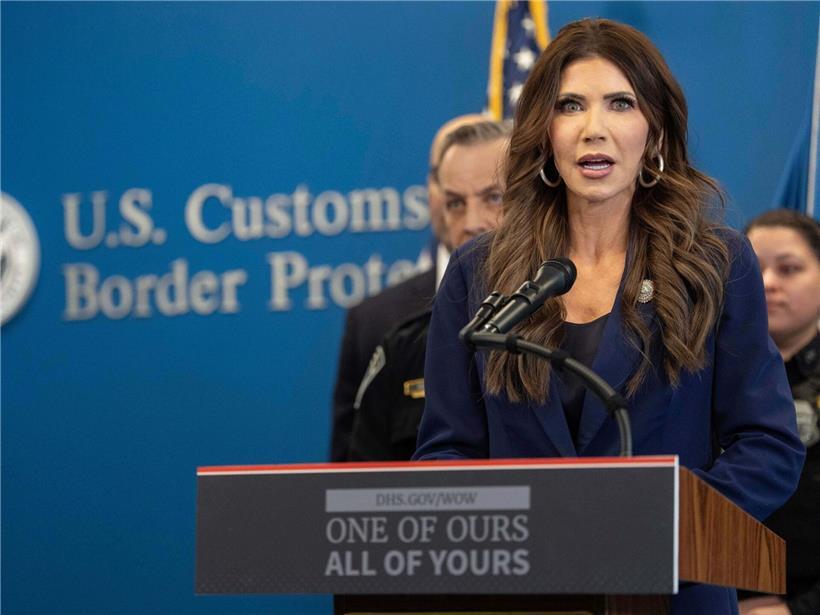 US-Heimatschutzministerin Kristi Noem spricht bei Pressekonferenz über Sicherheitspolitik