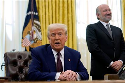 US-Präsident Donald Trump droht sowohl Verbündeten als Gegnern mit Zöllen
