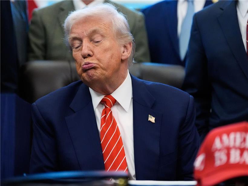 US-Präsident Donald Trump im Oval Office bei der Unterzeichnung des Ausgabengesetzes zur Beendigung des teilweisen Regierungsstillstands