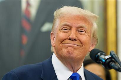 US-Präsident Donald Trump spricht während einer Veranstaltung zu den NFL Drafts 2027
