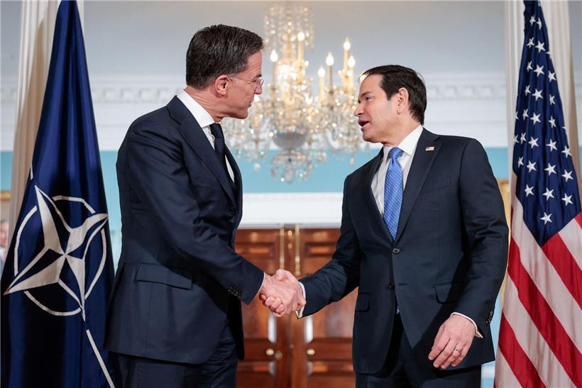 US-Präsident Donald Trump lehnt Foto mit Nato-Generalsekretär Mark Rutte ab, Rubio steht daneben enttäuscht