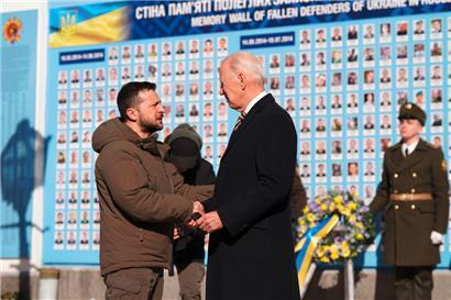 US-Präsident Joe Biden besuchte Wolodymyr Selenskyj am Montag in Kiew
