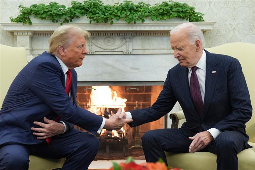 US-Präsident Joe Biden (r) trifft sich mit dem designierten US-Präsidenten Donald Trump im Oval Office des Weißen Hauses
