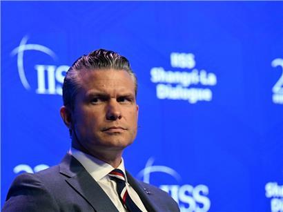 US-Verteidigungsminister Pete Hegseth spricht kritisch und droht europäischen Verbündeten bei Verteidigungsfragen