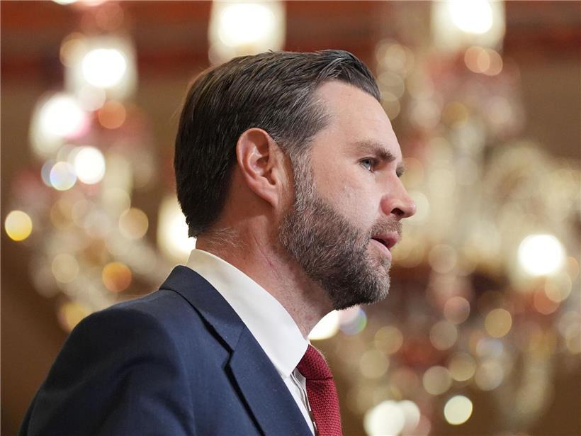 US-Vizepräsident JD Vance bei Pressekonferenz nach Treffen mit Vertretern Pakistans und Irans zur Außenpolitik