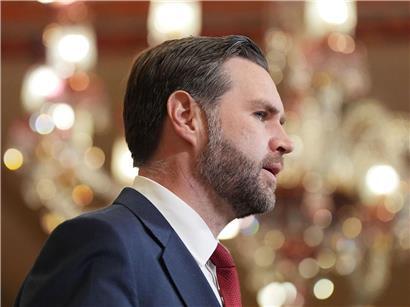 US-Vizepräsident JD Vance bei Pressekonferenz nach Treffen mit Vertretern Pakistans und Irans zur Außenpolitik