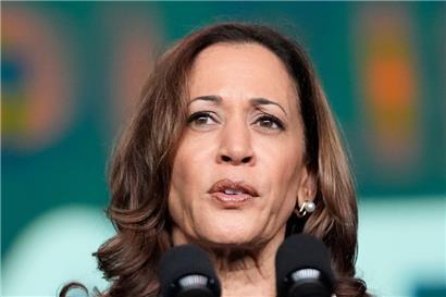 US-Vizepräsidentin Kamala Harris hält eine Rede bei einer Versammlung der Sigma Gamma Rho Sorority
