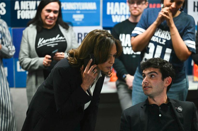 US-Vizepräsidentin und demokratische Präsidentschaftskandidatin Kamala Harris ni...