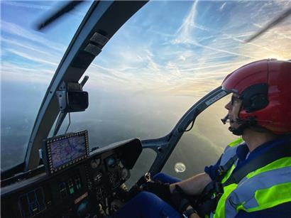 Über den Wolken ist die Air Rescue auch auf Satellitenkommunikation angewiesen
