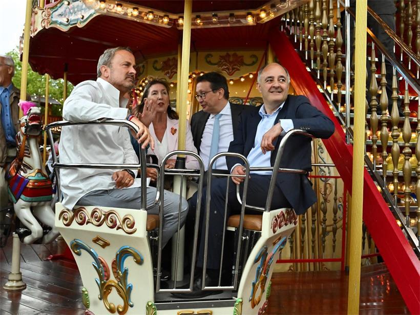 Die „Schueberfouer“ ist eröffnet – und der Regen ist mit am Start