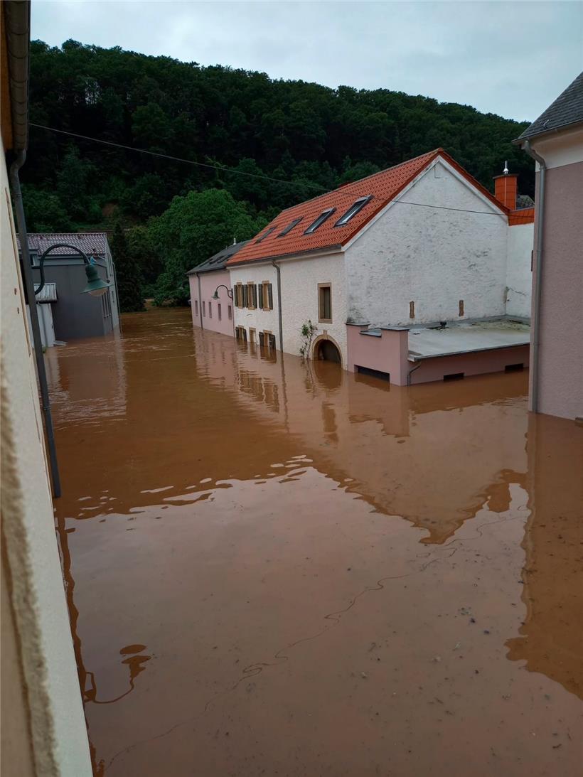 Überall in der Stadt drang das Wasser in die Häuser der Bewohner