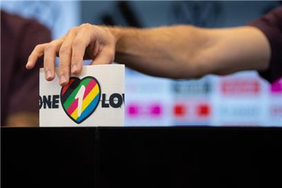 Überraschend ist es eigentlich nicht: Die FIFA ist kein Fan von Regenbögen, Einhörnern und Gleichberechtigung.
