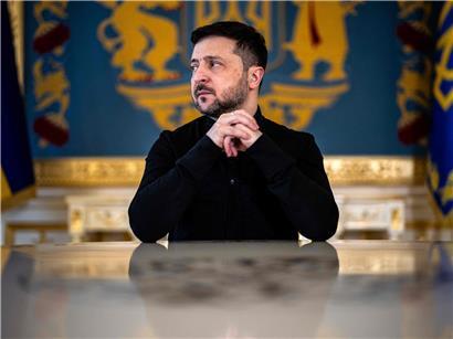 Ukrainischer Präsident Wolodymyr Selenskyj spricht entschlossen über den Widerstand im Krieg gegen Russland