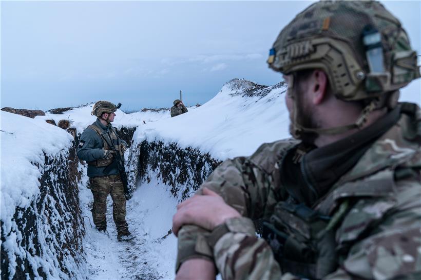 Ukrainische Soldaten an der Frontlinie: Kiew spricht von 20 Toten seit Jahresbeginn
