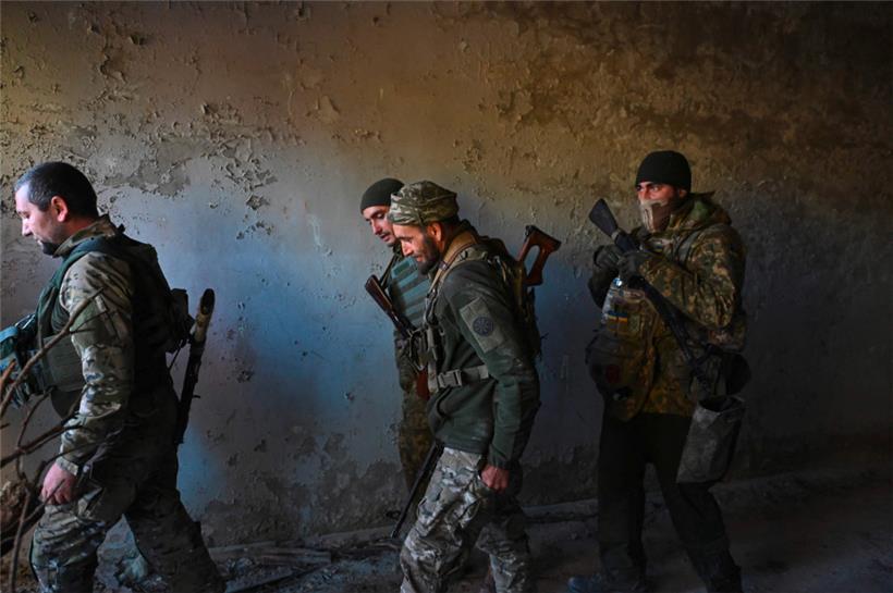 Ukrainische Soldaten beim Training in Tschernihiw
