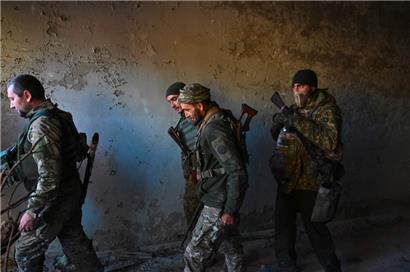 Ukrainische Soldaten beim Training in Tschernihiw
