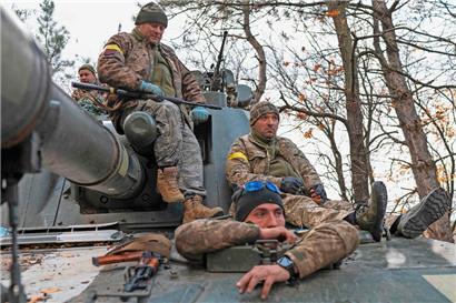 Ukrainische Soldaten unterwegs nach Cherson
