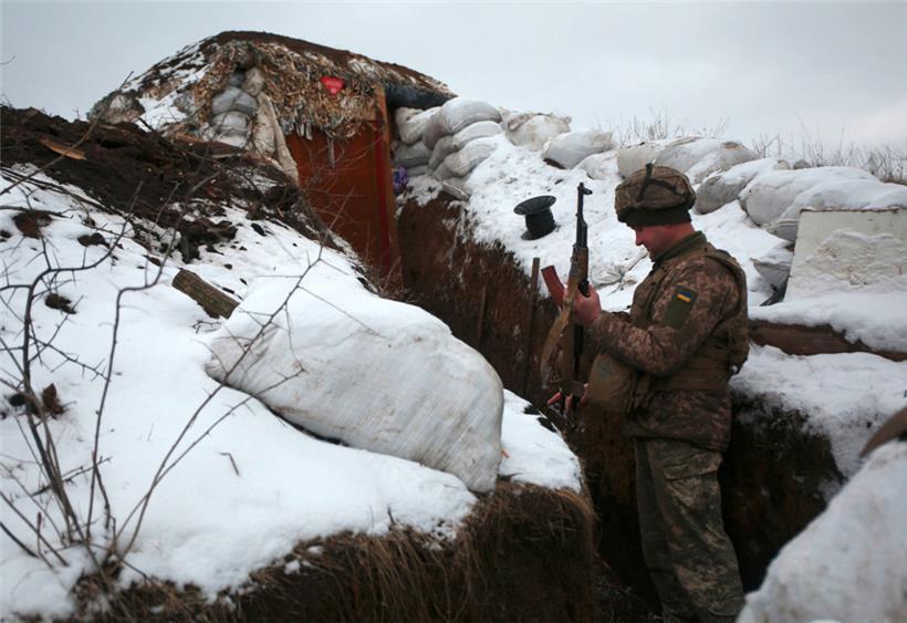 Ukrainischer Soldat an der Frontlinie: Internationale Krisendiplomatie soll einen Krieg verhindern
