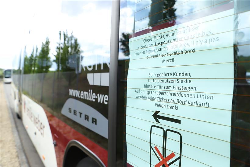 Um die Fahrer zu schützen, bleibt die vordere Eingangstür geschlossen