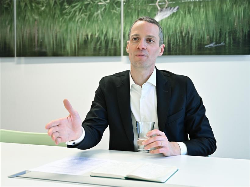 Umweltminister Serge Wilmes spricht kritisch über problematisches Journalismusverständnis bei Pressekonferenz