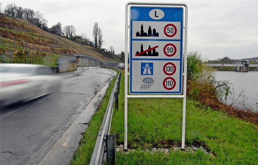 Unabhängig davon, ob es wegen menschlicher Fehler oder zum Beispiel der Straßenverhältnisse zu Unfällen kommt, hinterlassen diese bei allen Beteiligten meist Spuren
