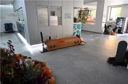 Unbemannter Sarg im Escher Schwimmbad
