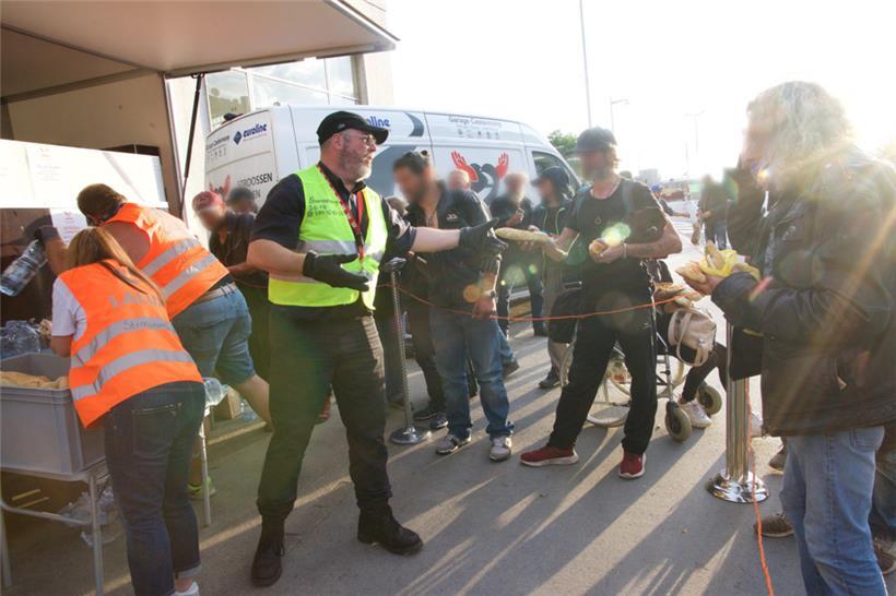 Unbürokratische Hilfe: Das ist das Ziel der Straßenengel um Mitbegründer Luc Lauer (im Bild). Neben Obdachlosen hilft die Vereinigung aber auch mehr als 120 Familien in Not.
