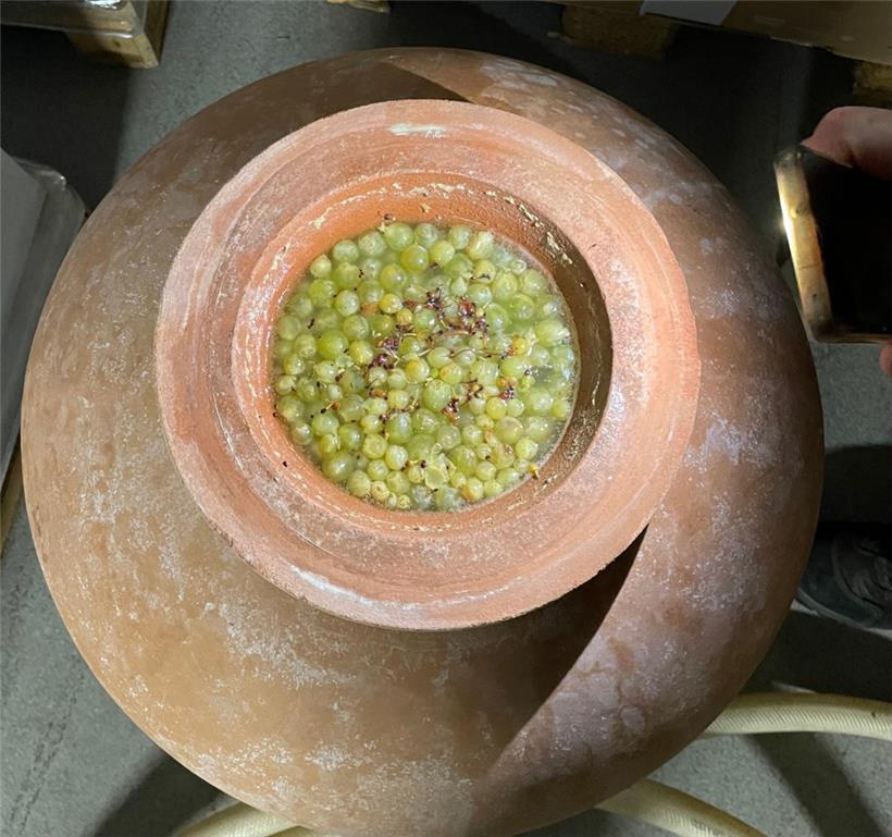 Und die restlichen 70 Literlassen wir, so wie die Römer es bereits taten, in ein...