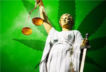 Unerlaubte Menge? Um das zu prüfen, hat Justitia eine Waage dabei.
